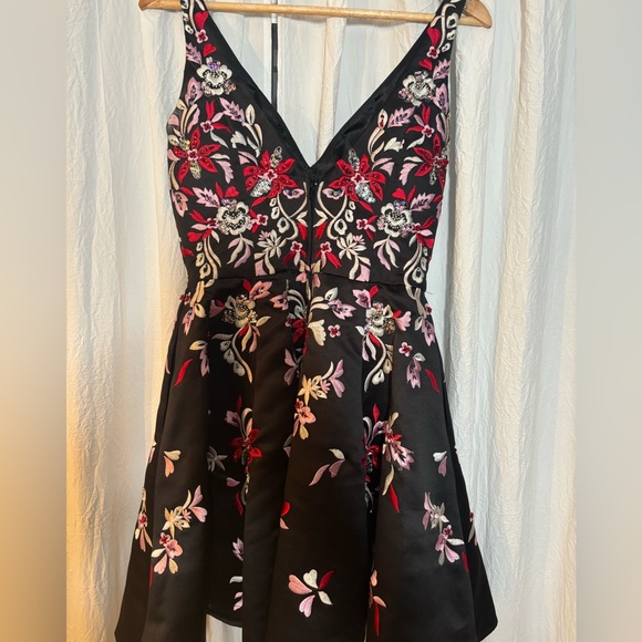 Black Floral Semi Dress. - Picture 4 of 5